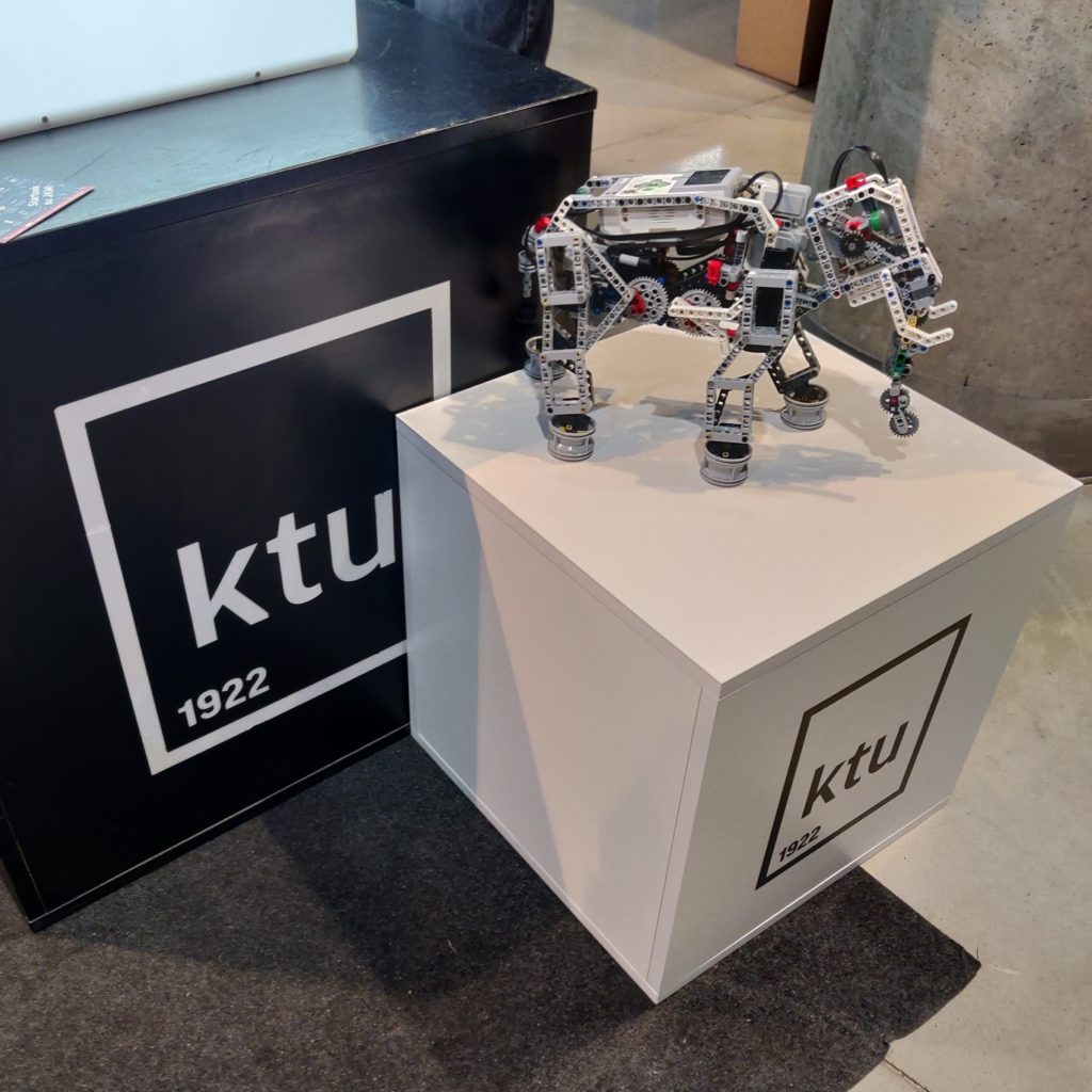 Aukštųjų mokyklų mugėje