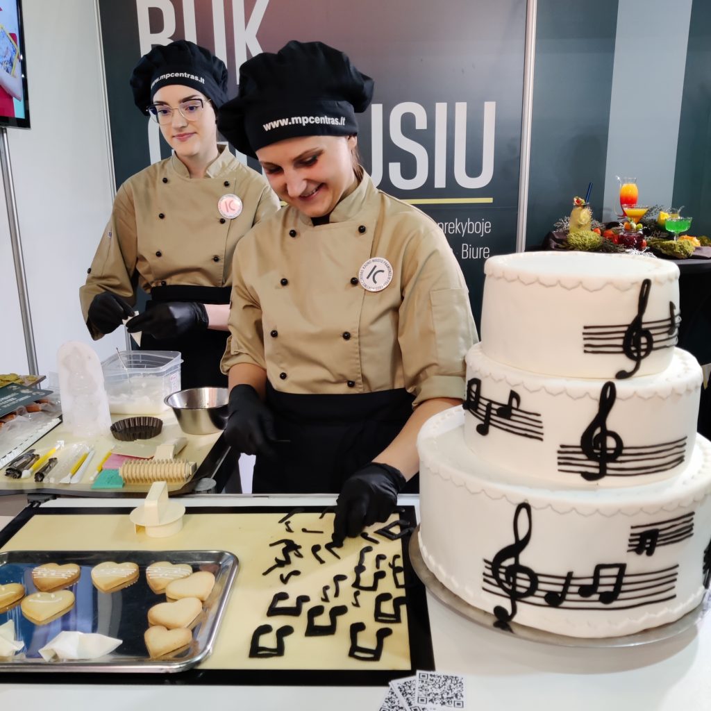 Aukštųjų mokyklų mugėje