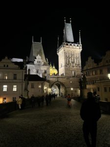 Telšių STEAM atviros prieigos centro metodininkų patirtis, įgyta kursuose Čekijoje