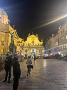 Telšių STEAM atviros prieigos centro metodininkų patirtis, įgyta kursuose Čekijoje